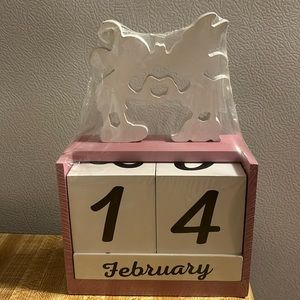 Paintable Mickey And Minnie Block Calendar.